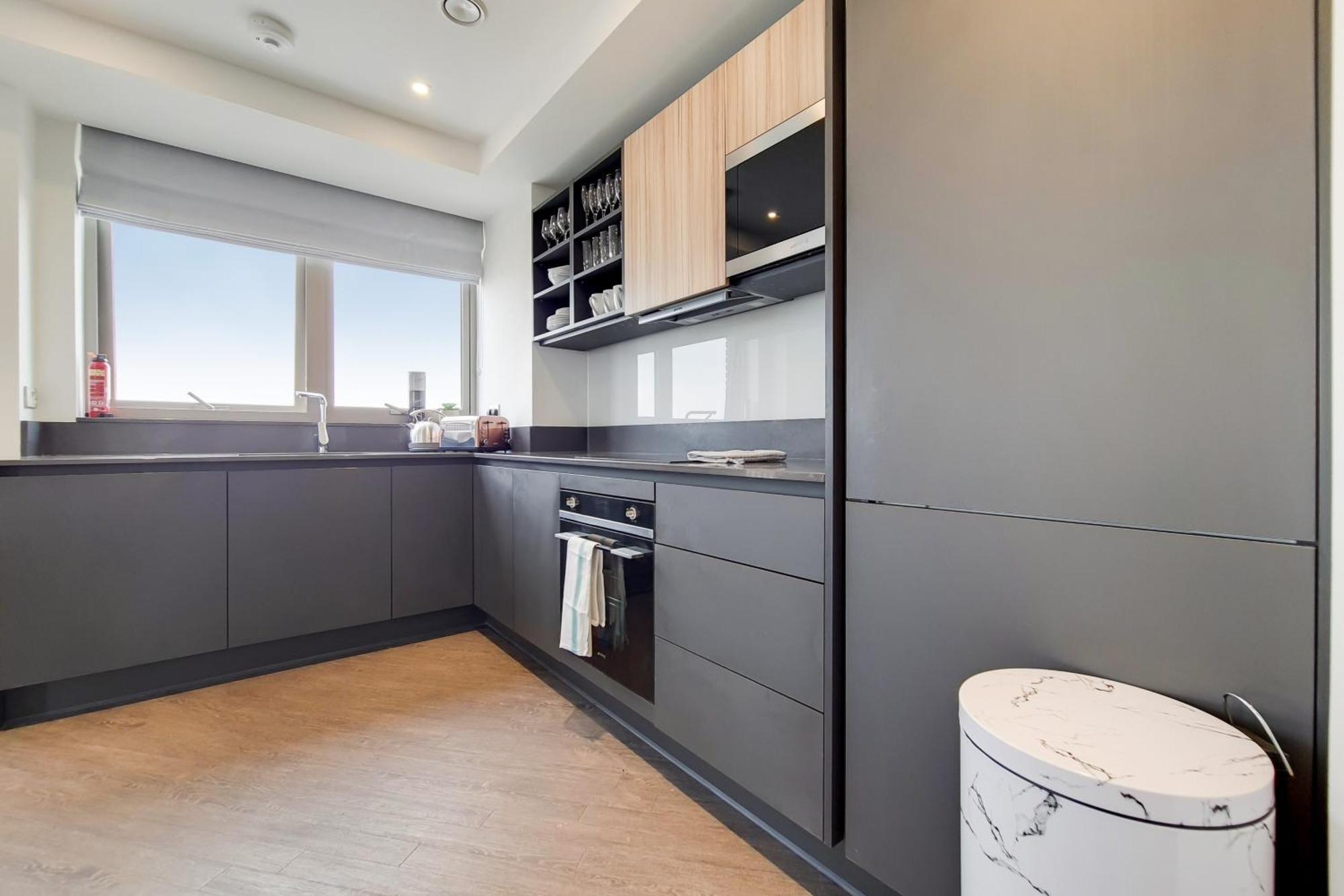 Deluxe Three Bedroom Apartment By London Excel Stays Exterior photo