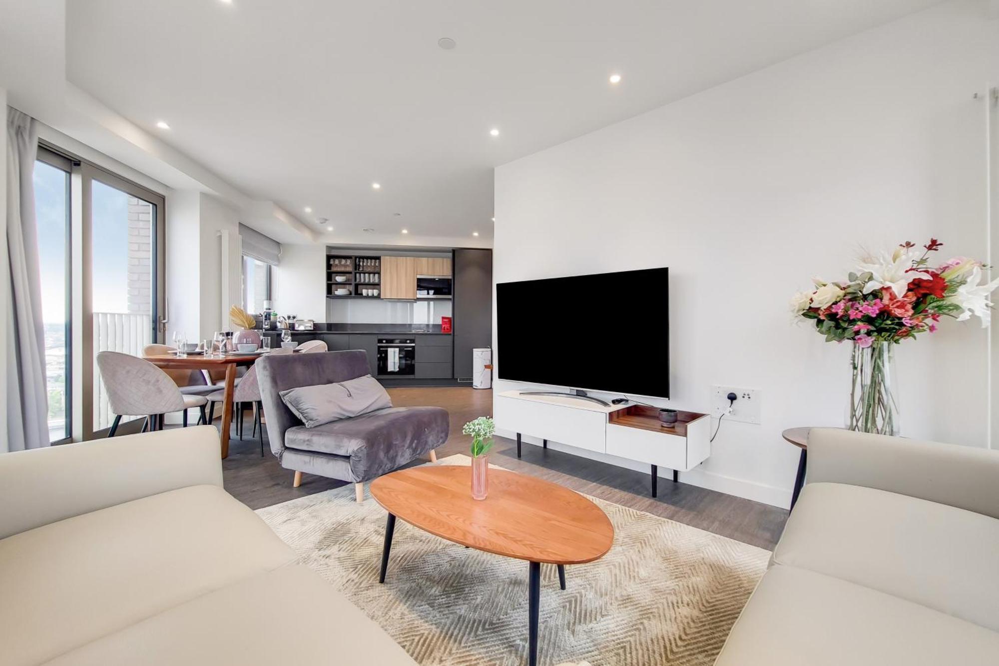 Deluxe Three Bedroom Apartment By London Excel Stays Exterior photo